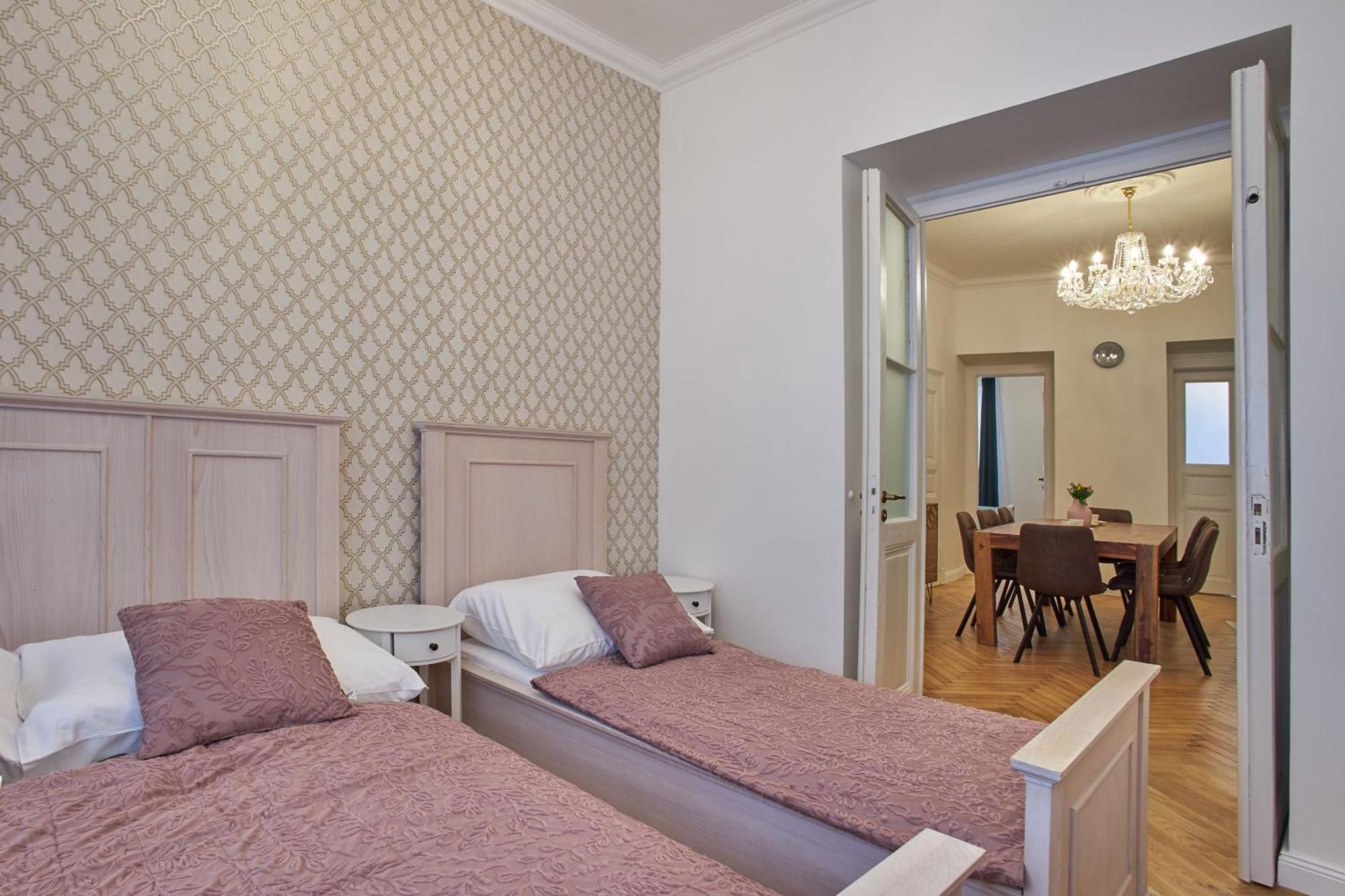 National Theatre Elegance Aparthotel Praga